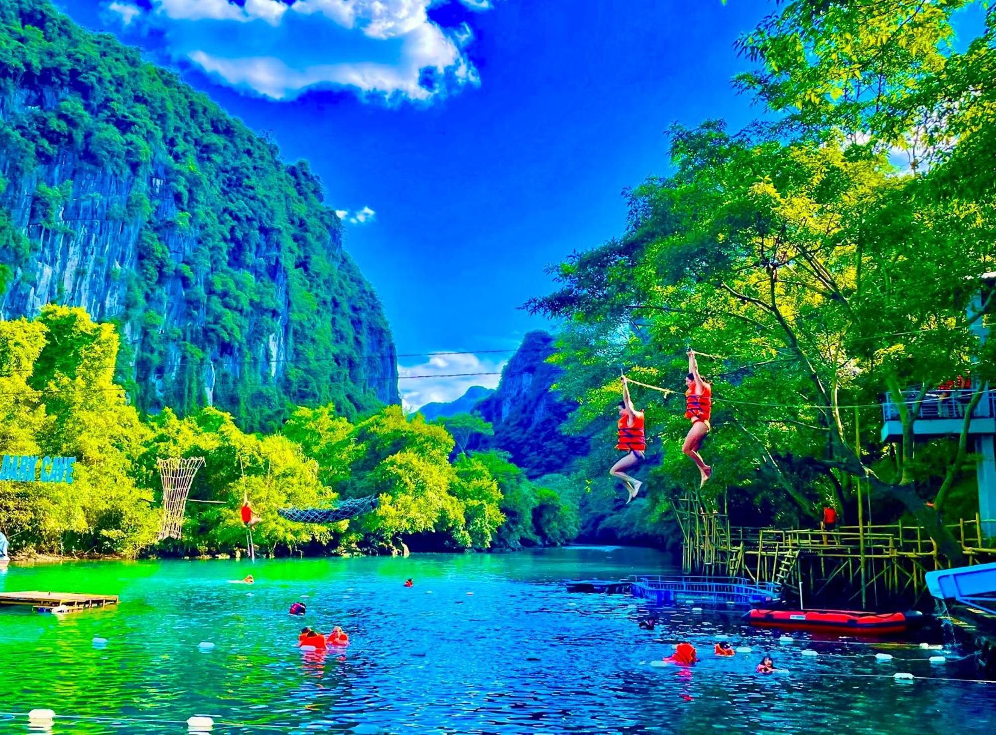 Yolo Pool Bar Villas & Garden Restaurant ฟ็องญา ภายนอก รูปภาพ